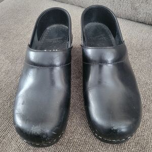 Dansko professional clog mule, black size 37 (size 6.5)